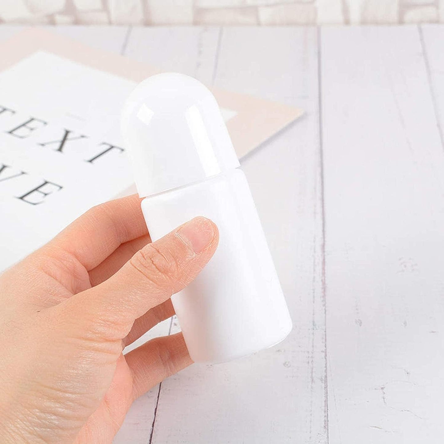 4 Stück 50Ml Kunststoff Leer Roller Flaschen Roll on Flaschen Aromatherapie Flaschen Mit Rollenkugel, Für Duft Öle Parfüm Reisen Abfüllung (Weiß)